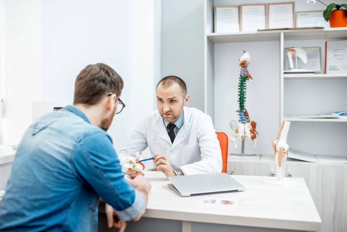 Consultation médicale sur le syndrome de la couille bleue